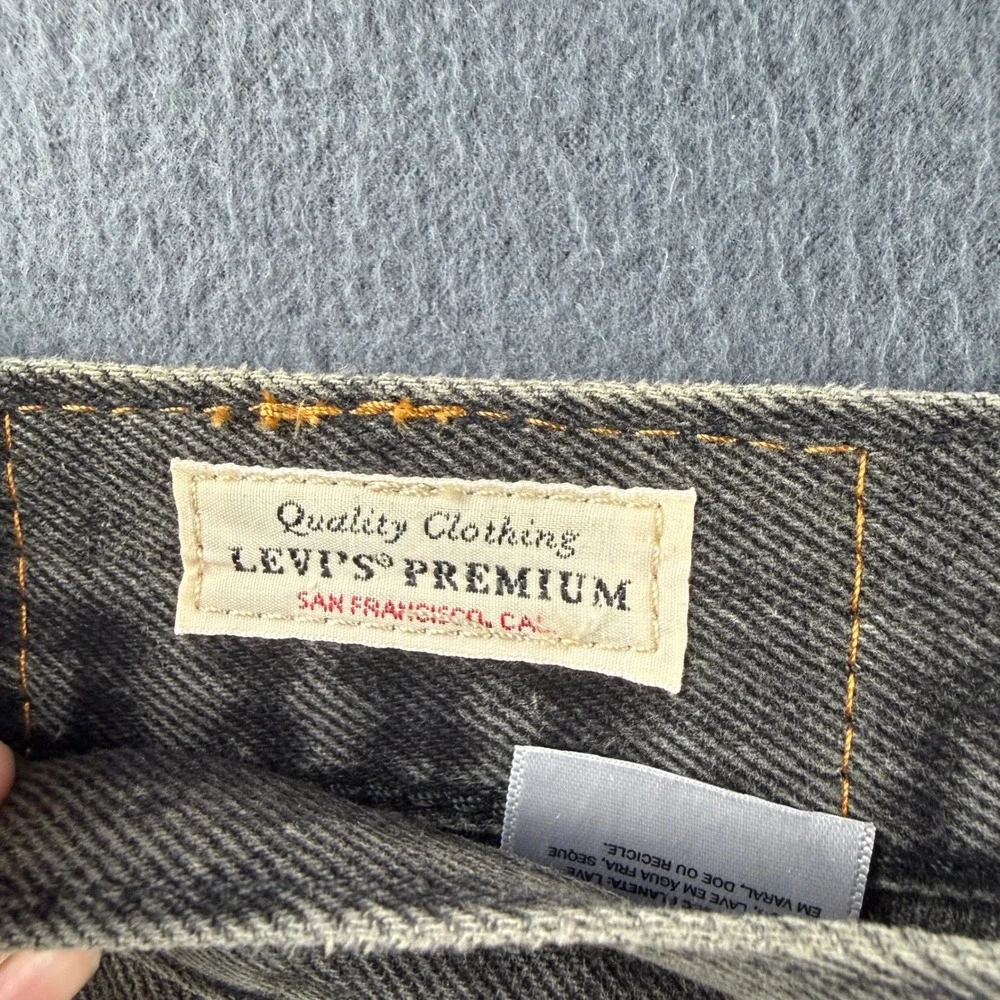 Levis 501 Premium Jeans Mens 32x36 Black Button Fly Straight Leg Regular Fit NEW